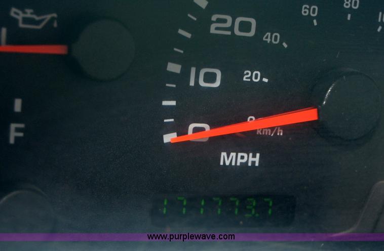 image for item C1456 2004 Ford F450 Super Duty utility truck