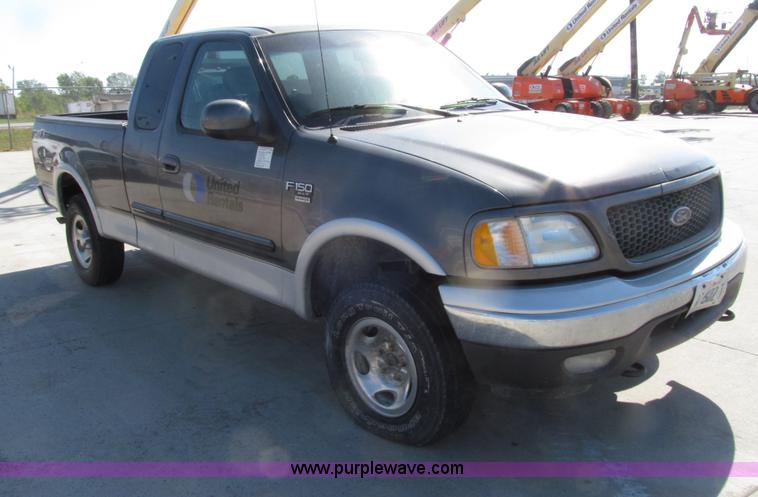 image for item E4561 2003 Ford F150 XLT SuperCab pickup truck