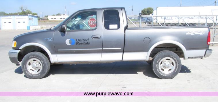 image for item E4561 2003 Ford F150 XLT SuperCab pickup truck