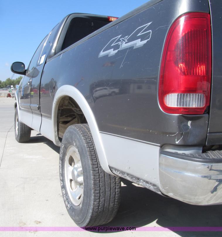 image for item E4561 2003 Ford F150 XLT SuperCab pickup truck