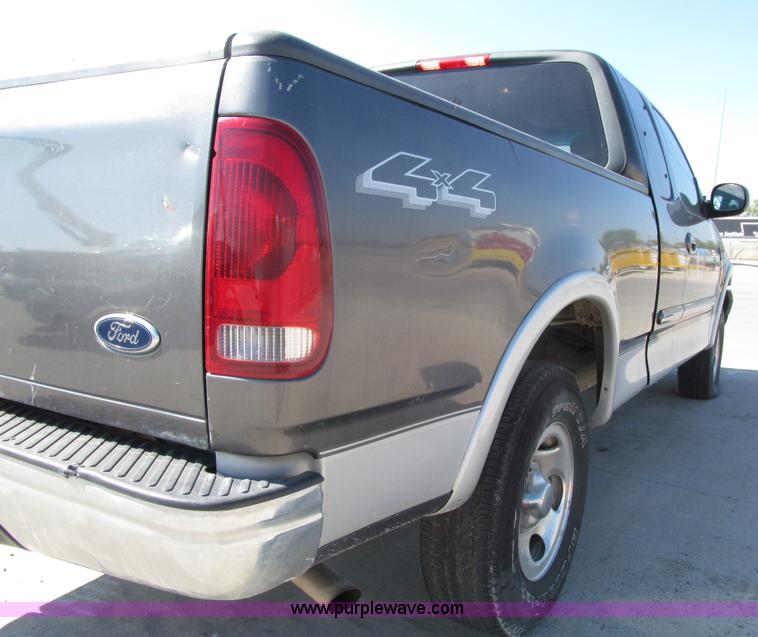 image for item E4561 2003 Ford F150 XLT SuperCab pickup truck