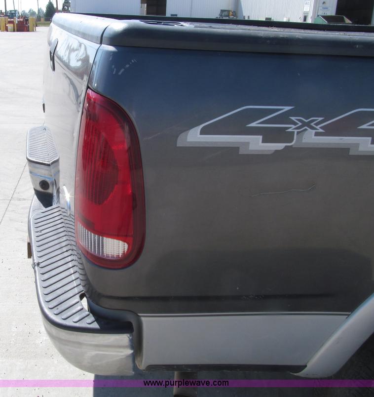 image for item E4561 2003 Ford F150 XLT SuperCab pickup truck
