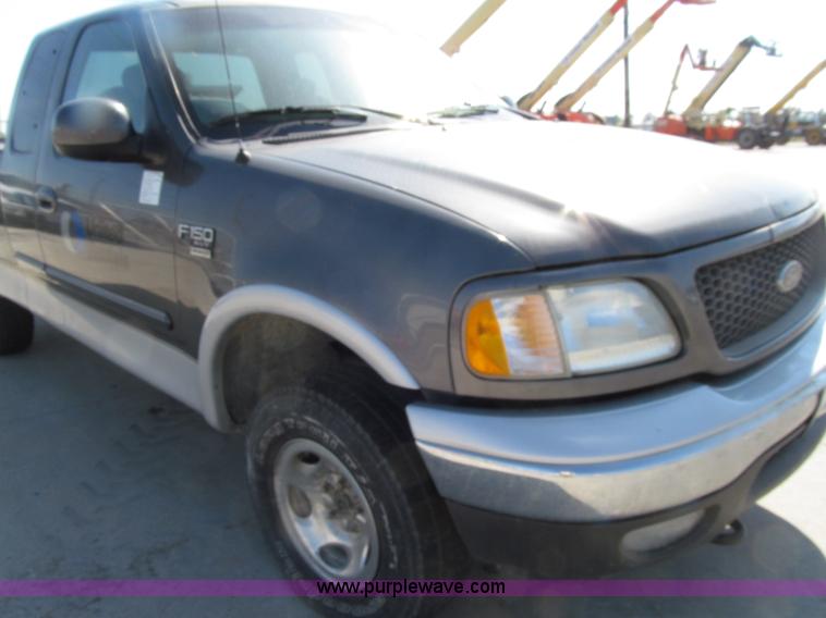image for item E4561 2003 Ford F150 XLT SuperCab pickup truck