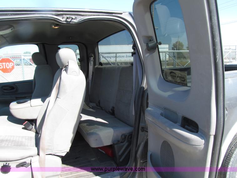 image for item E4561 2003 Ford F150 XLT SuperCab pickup truck