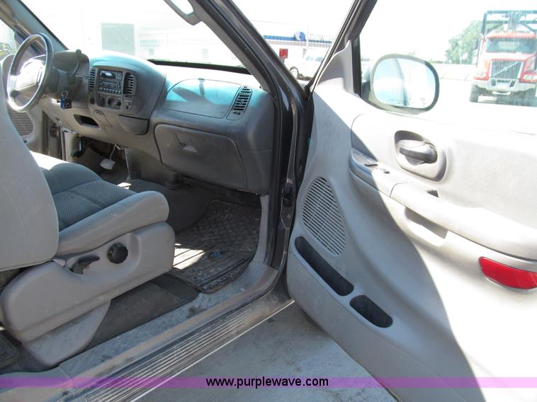 image for item E4561 2003 Ford F150 XLT SuperCab pickup truck