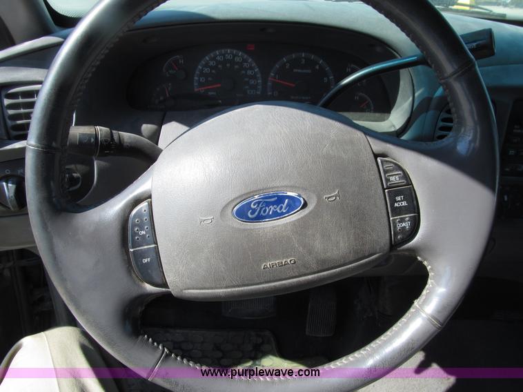 image for item E4561 2003 Ford F150 XLT SuperCab pickup truck