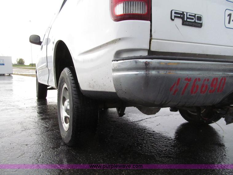 image for item E4595 2004 Ford F150 Heritage XLT SuperCab pickup truck