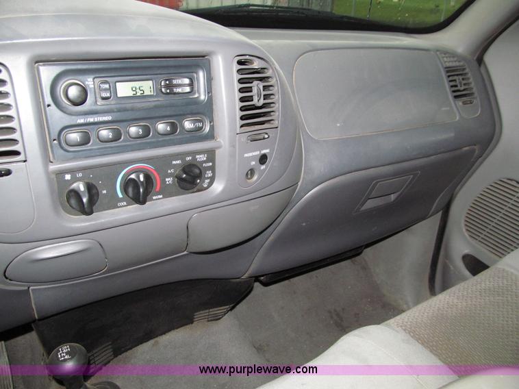 image for item E4595 2004 Ford F150 Heritage XLT SuperCab pickup truck