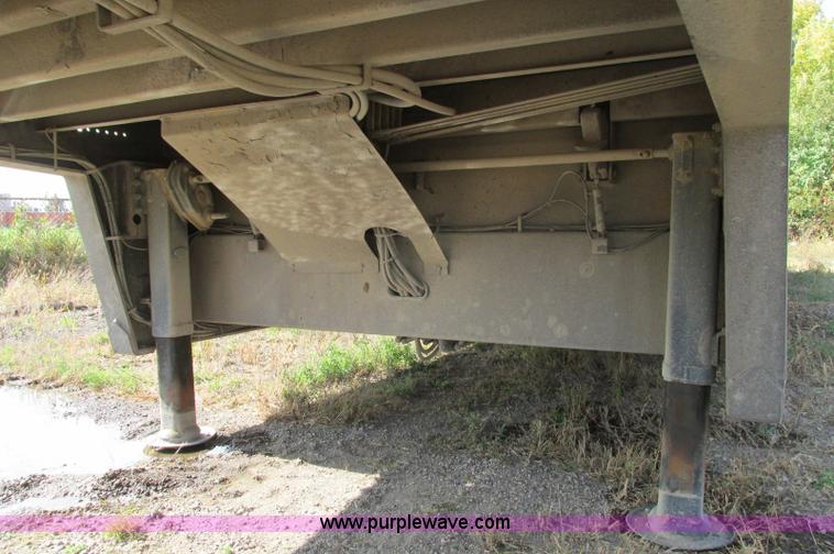 image for item E5215 2007 Ledwell LW53HT3-10-PB Hydratail lowboy triple axle trailer