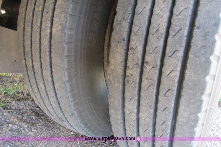 image for item E5215 2007 Ledwell LW53HT3-10-PB Hydratail lowboy triple axle trailer