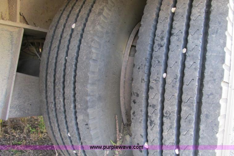 image for item E5215 2007 Ledwell LW53HT3-10-PB Hydratail lowboy triple axle trailer