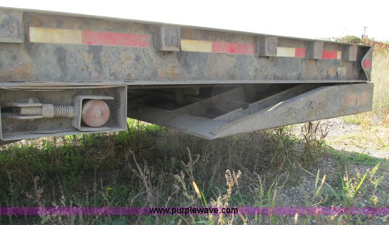 image for item E5215 2007 Ledwell LW53HT3-10-PB Hydratail lowboy triple axle trailer