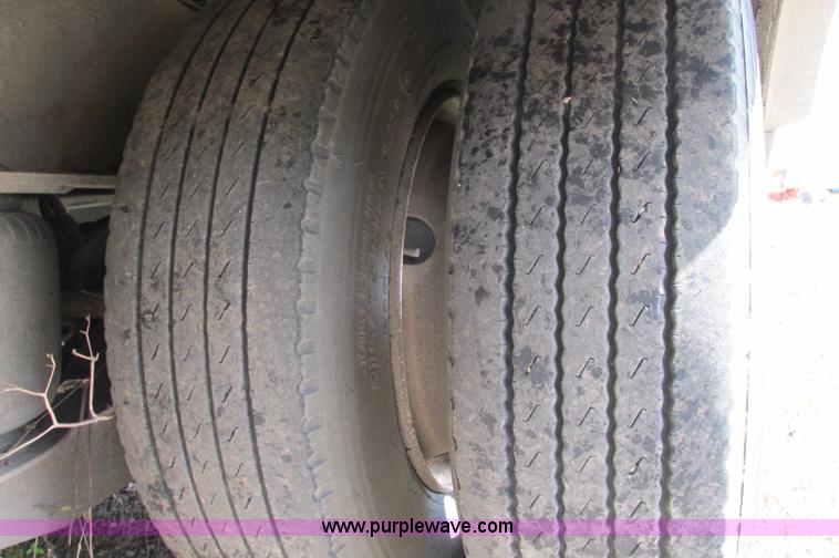 image for item E5215 2007 Ledwell LW53HT3-10-PB Hydratail lowboy triple axle trailer