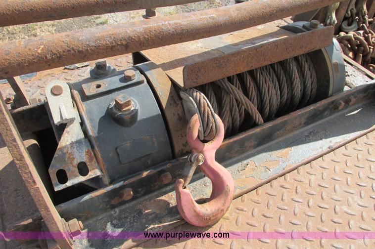 image for item E5215 2007 Ledwell LW53HT3-10-PB Hydratail lowboy triple axle trailer