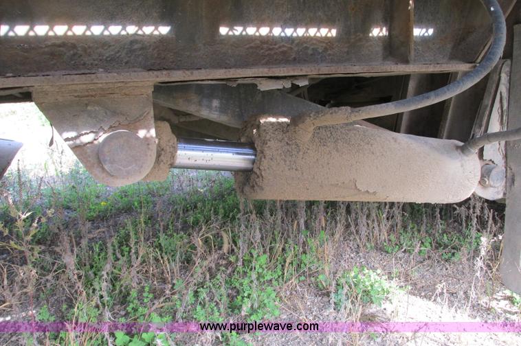 image for item E5215 2007 Ledwell LW53HT3-10-PB Hydratail lowboy triple axle trailer