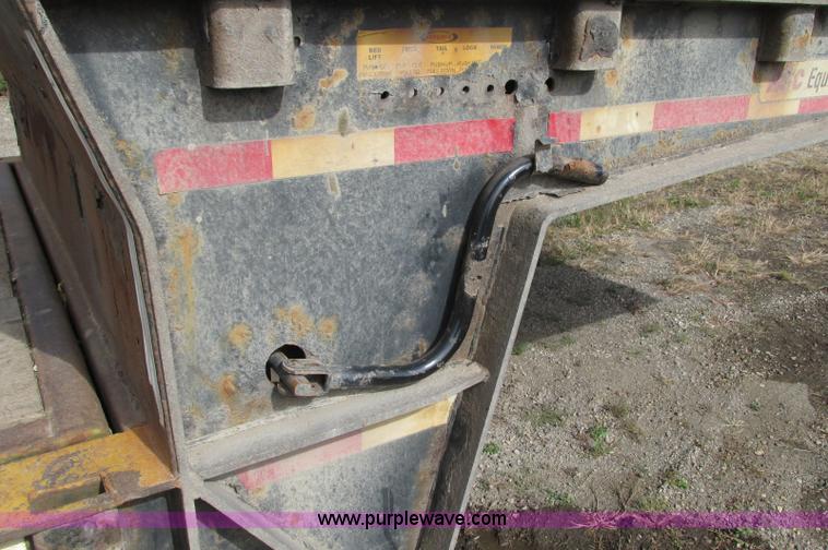 image for item E5215 2007 Ledwell LW53HT3-10-PB Hydratail lowboy triple axle trailer