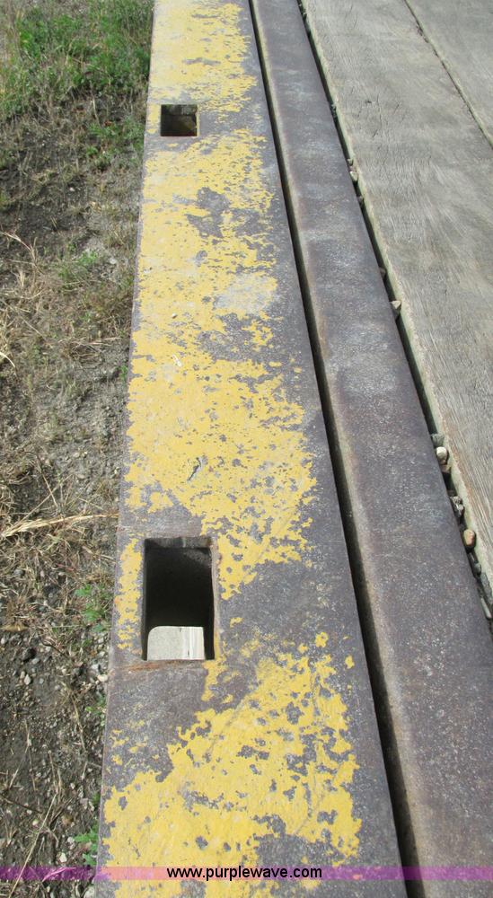 image for item E5215 2007 Ledwell LW53HT3-10-PB Hydratail lowboy triple axle trailer