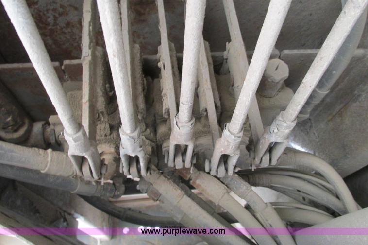 image for item E5215 2007 Ledwell LW53HT3-10-PB Hydratail lowboy triple axle trailer