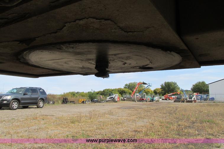 image for item E5215 2007 Ledwell LW53HT3-10-PB Hydratail lowboy triple axle trailer