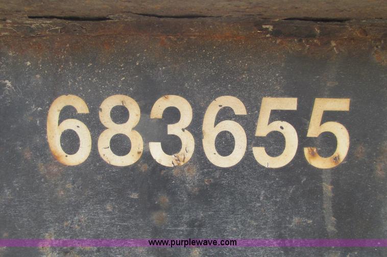 image for item E5215 2007 Ledwell LW53HT3-10-PB Hydratail lowboy triple axle trailer