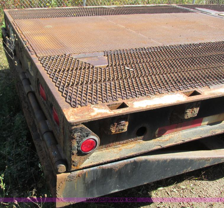 image for item G8947 2006 Ledwell LW48HT2-10-PB Hydratail trailer