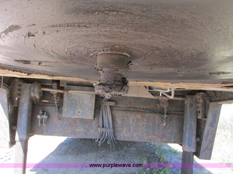 image for item G8947 2006 Ledwell LW48HT2-10-PB Hydratail trailer