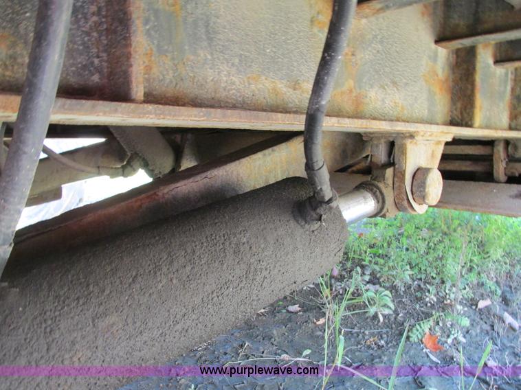 image for item G8947 2006 Ledwell LW48HT2-10-PB Hydratail trailer