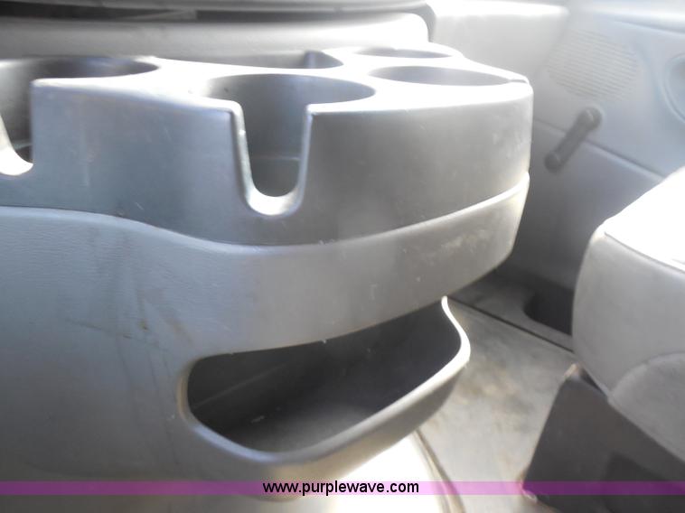 image for item I1316 2006 Ford E350 Super Duty van