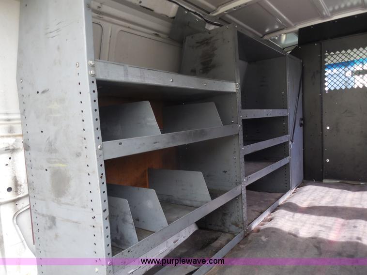 image for item I1316 2006 Ford E350 Super Duty van