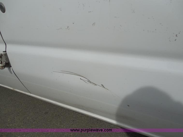 image for item I1316 2006 Ford E350 Super Duty van