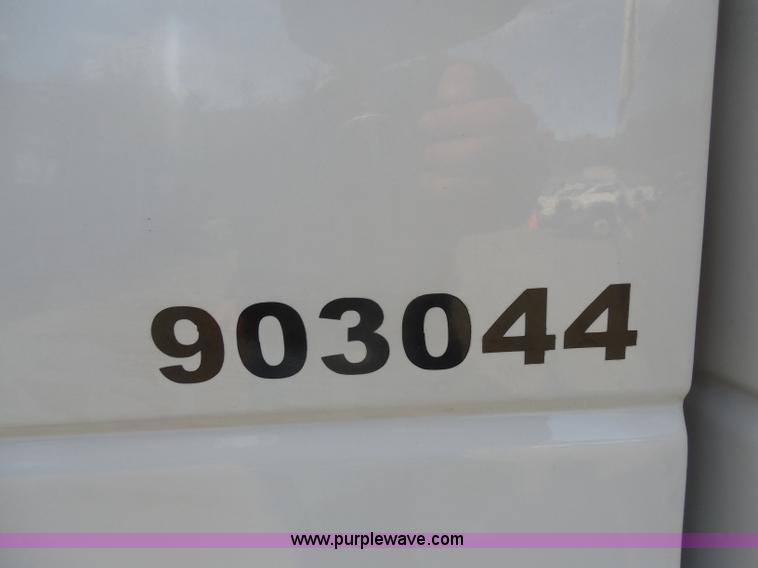 image for item I1316 2006 Ford E350 Super Duty van