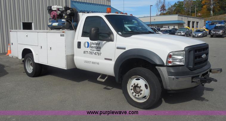 image for item I1317 2006 Ford F550 service truck