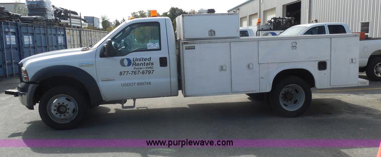 image for item I1317 2006 Ford F550 service truck