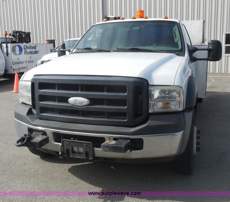 image for item I1317 2006 Ford F550 service truck