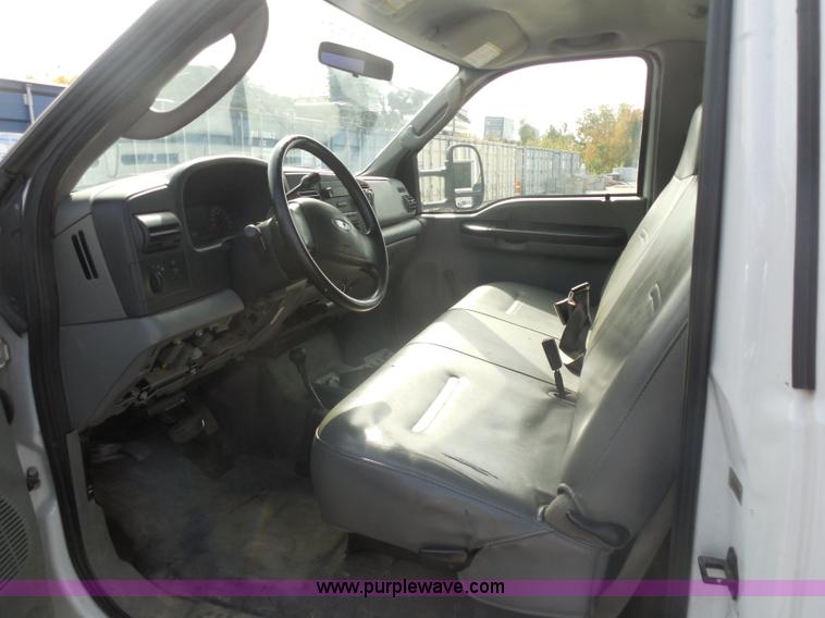 image for item I1317 2006 Ford F550 service truck