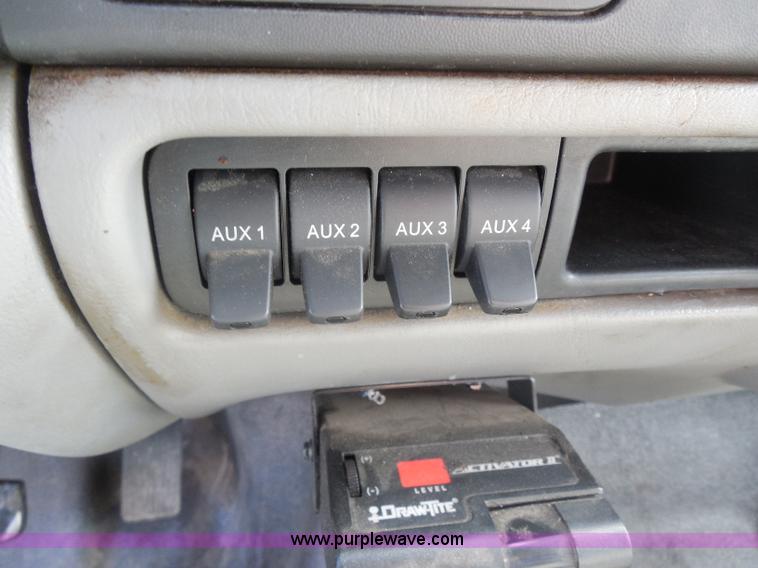 image for item I1317 2006 Ford F550 service truck