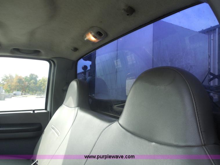 image for item I1317 2006 Ford F550 service truck