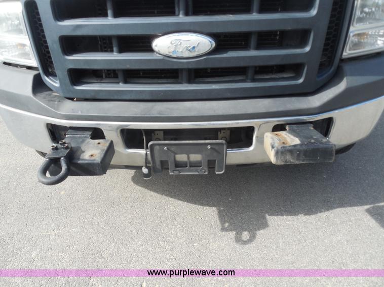 image for item I1317 2006 Ford F550 service truck