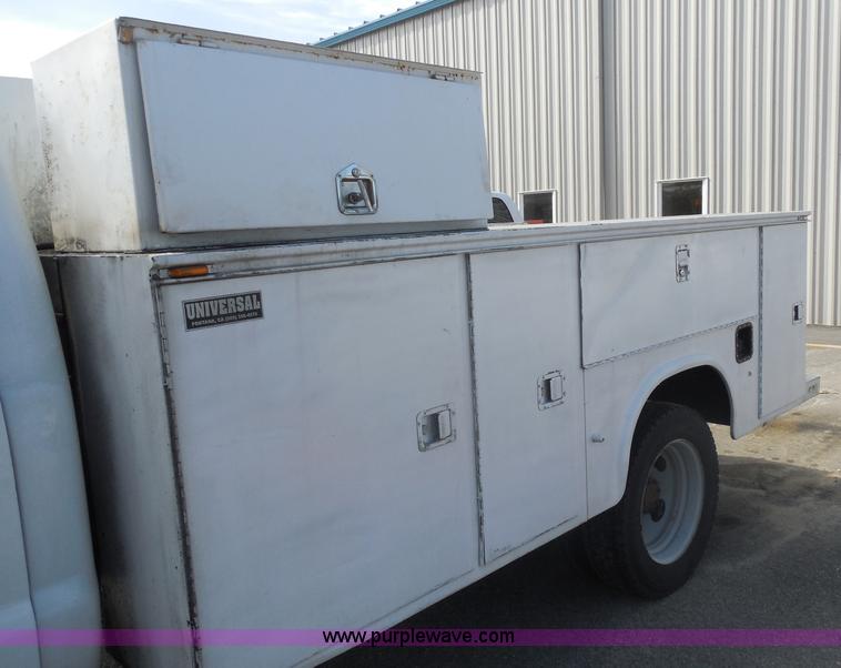 image for item I1317 2006 Ford F550 service truck