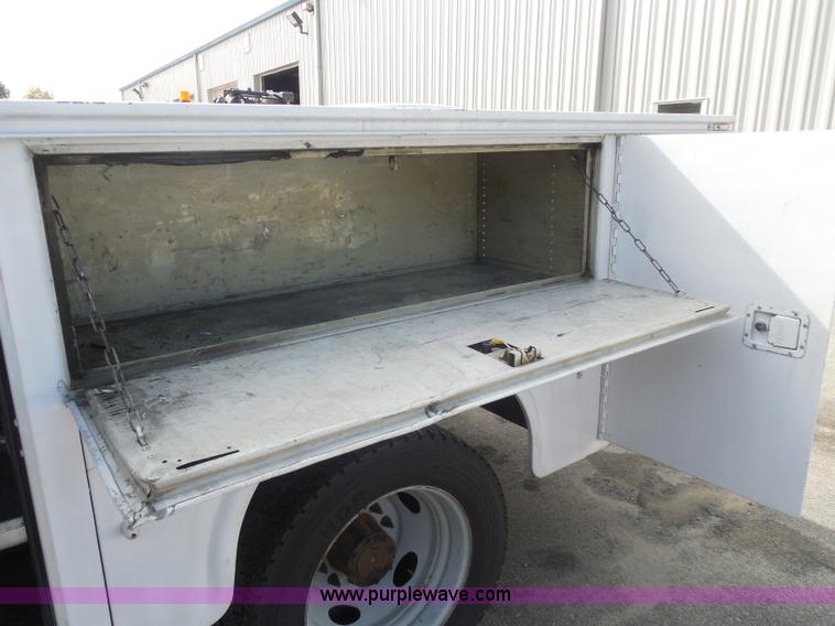 image for item I1317 2006 Ford F550 service truck