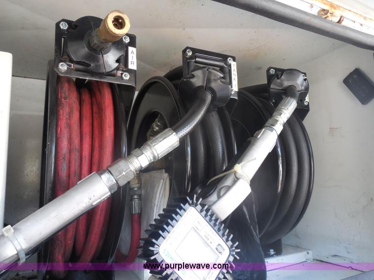 image for item I1317 2006 Ford F550 service truck