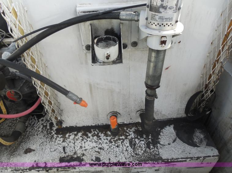 image for item I1317 2006 Ford F550 service truck