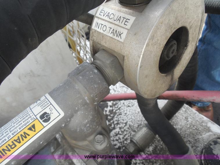 image for item I1317 2006 Ford F550 service truck