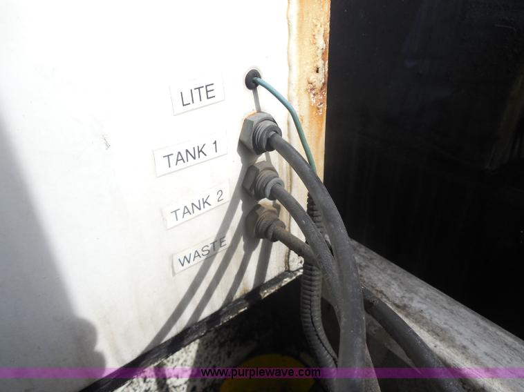 image for item I1317 2006 Ford F550 service truck