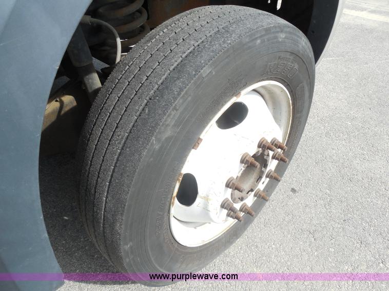 image for item I1317 2006 Ford F550 service truck