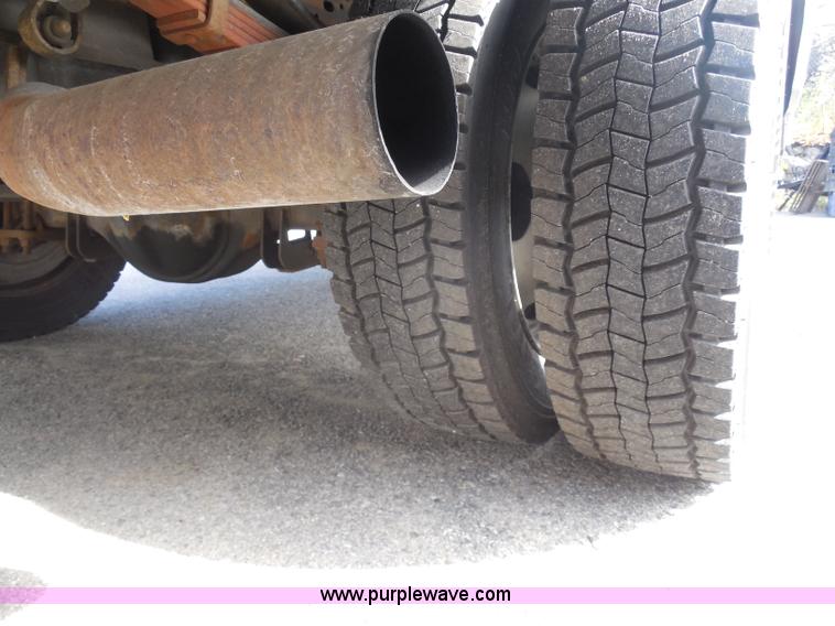 image for item I1317 2006 Ford F550 service truck