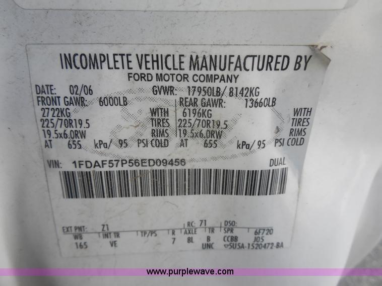 image for item I1317 2006 Ford F550 service truck