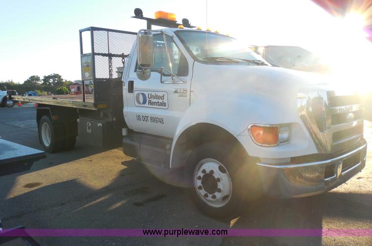image for item I1318 2007 Ford F650 rollback delivery truck