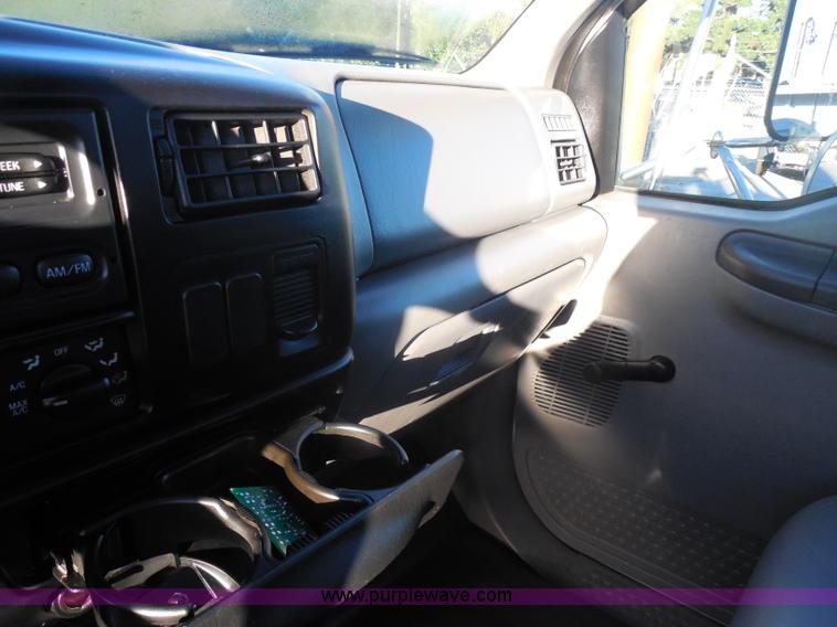 image for item I1318 2007 Ford F650 rollback delivery truck