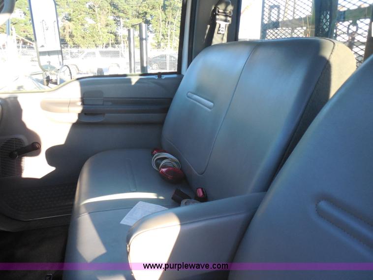 image for item I1318 2007 Ford F650 rollback delivery truck